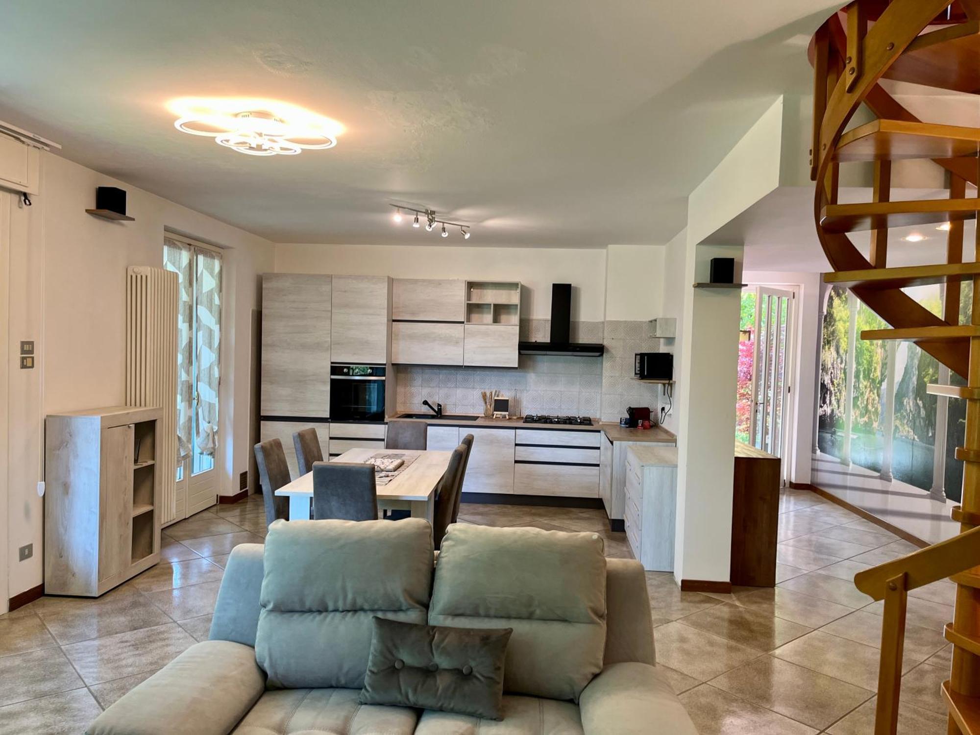 Lukas Home Con Il Cuore Appartamento 3 Camere Al Piano Terra E Appartamento 1 Camera In Taverna Merone Екстериор снимка